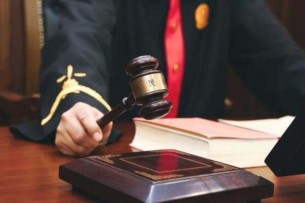请假1天陪母亲透析被开除，湖南女子获赔4.6万！这3个职场真相该醒醒了
 
“妈