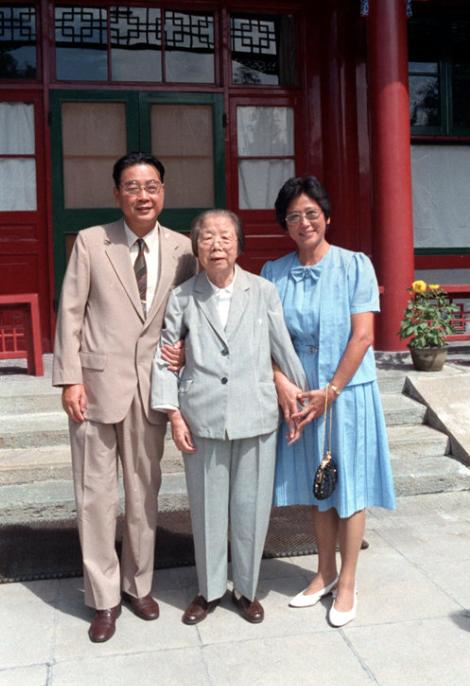 1992年7月，邓颖超因病离世，谁知，邓颖超在世上的最后一句话竟是“李鹏”二字.
