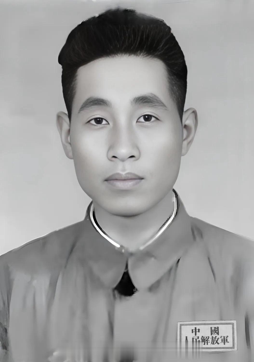 老狼（章安君）原创；父亲的战斗足迹。父亲早年参加新四军一师；后改编成粟...