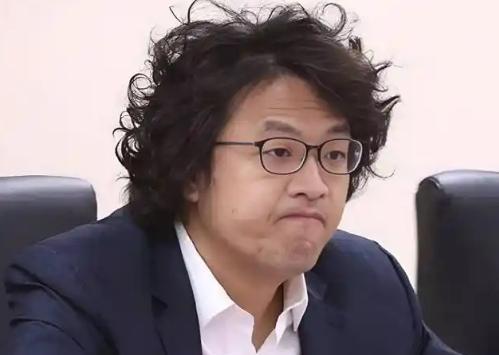 “台独”急先锋沈伯洋彻底凉了！沈伯洋父子用大陆赚的钱养台独，本想换个马甲就能继续