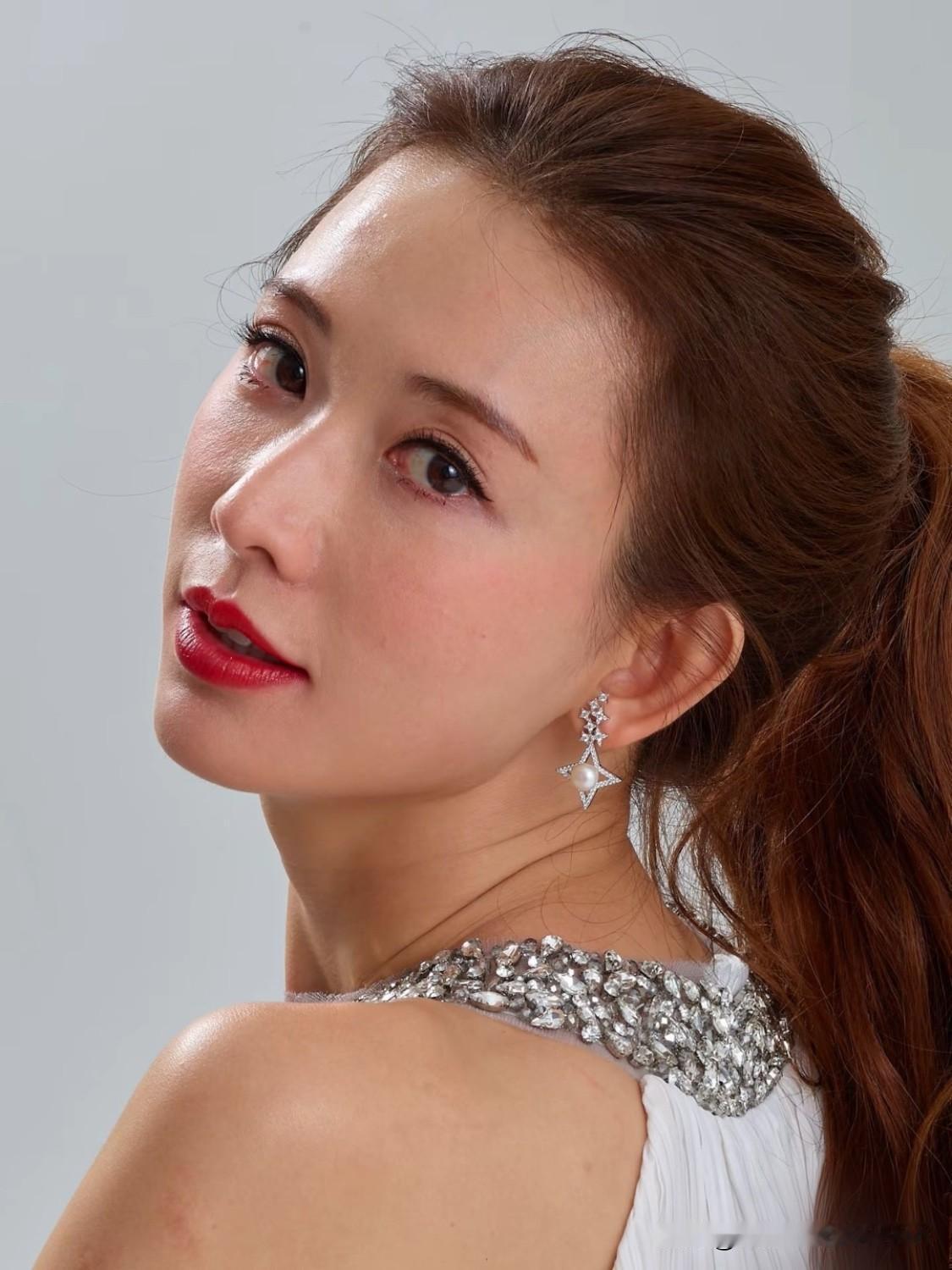 林志玲这般优雅，谁能不心动呀