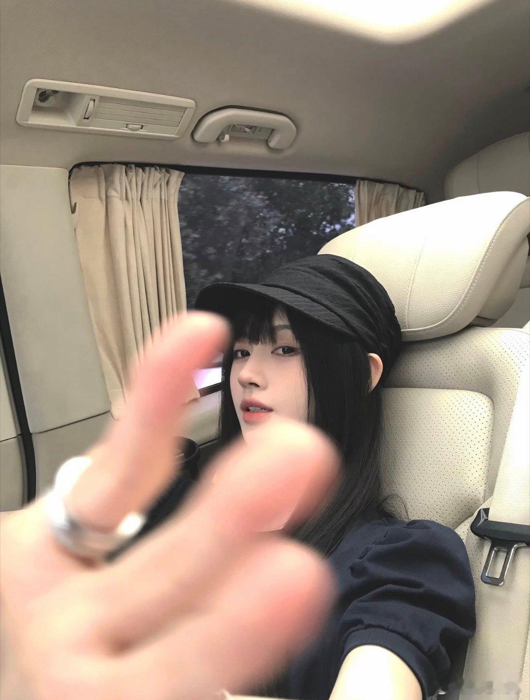 jjy鞠婧祎千香 jjy鞠婧祎姜黎非 "孤独与诗,赤诚走过温柔,谱写自己的故事"
