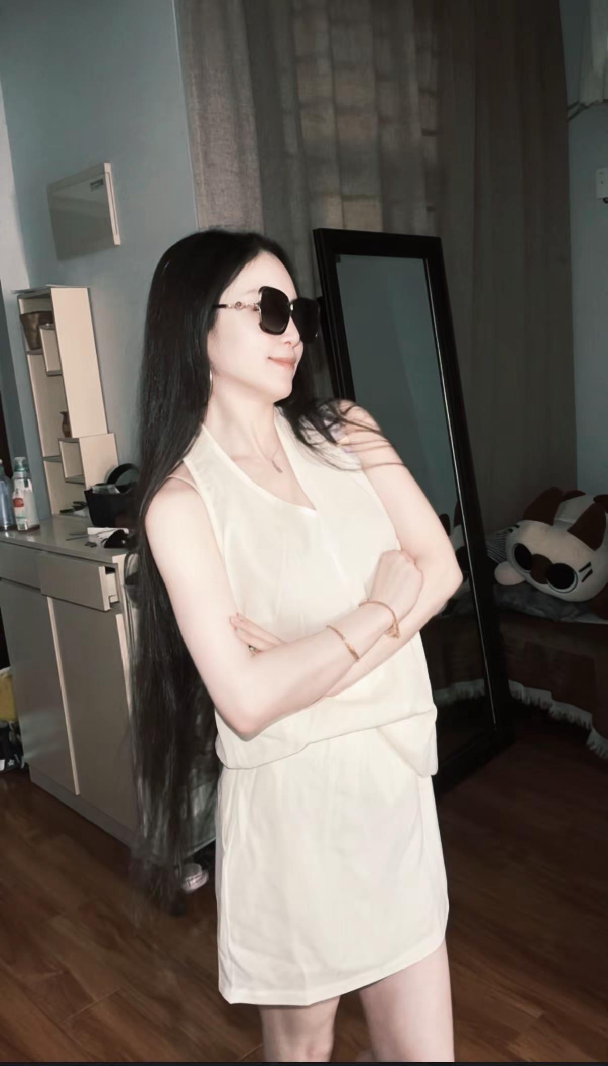 我的人生将明媚进行到底高智淡人穿搭 清冷感ootd