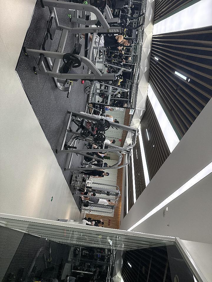 《每天5分钟，我靠“零食式健身”甩掉拜拜肉！》

之前总以为健身得办卡狂练，结果