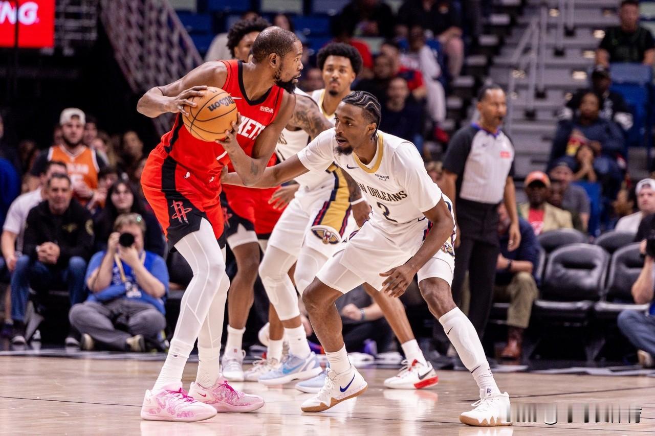 申京你几斤几两不知道吗？争老大你还不够资格，再就是乌杜卡关键时刻的战术真是乏善可