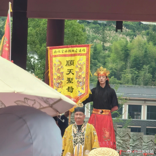 卜凡还在做道士网友寺庙偶遇卜凡 ​​​