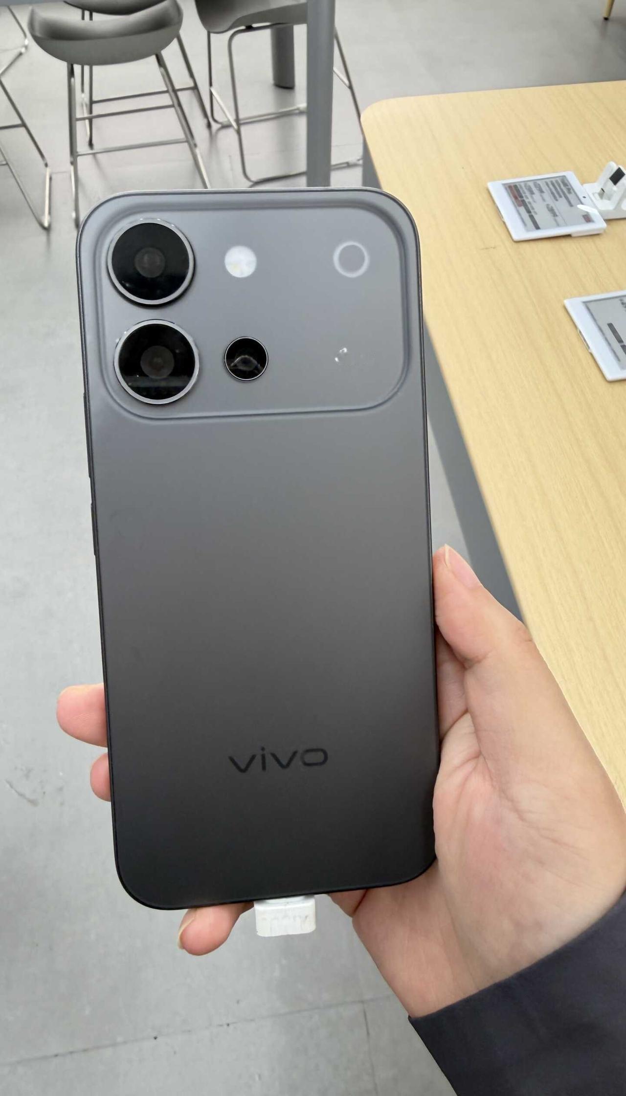中国手机哪家强 ？
vivo贵州 vivoXFold6 折叠屏