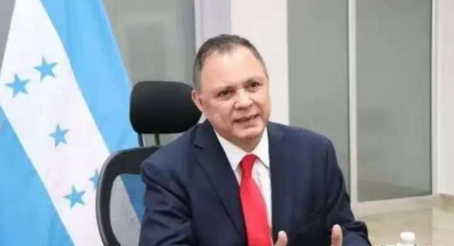 洪都拉斯新总统阿斯富拉就给中国下了个“最后通牒”：要么给5亿美元援助、全面开放农