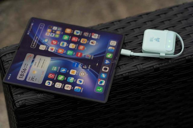 飛貓M2隨身WiFi體驗：小身材高顏值，有電沒電都有網！