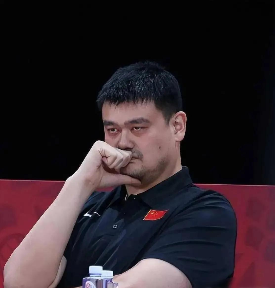 姚明10月25号请辞中国篮协主席一职后，仅仅过了一周，新的篮协主席就已产生，他是