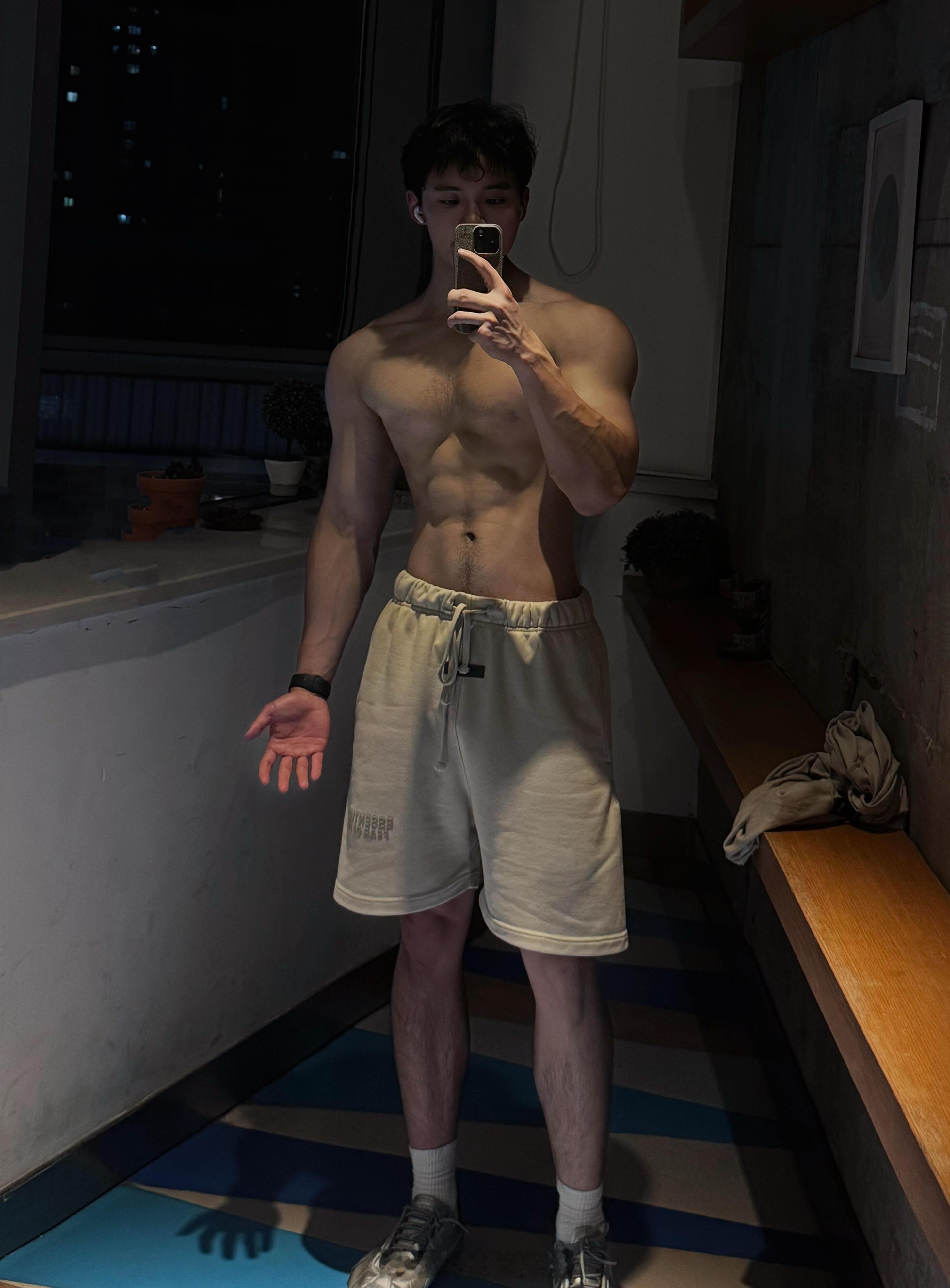 黑皮体育生男大 