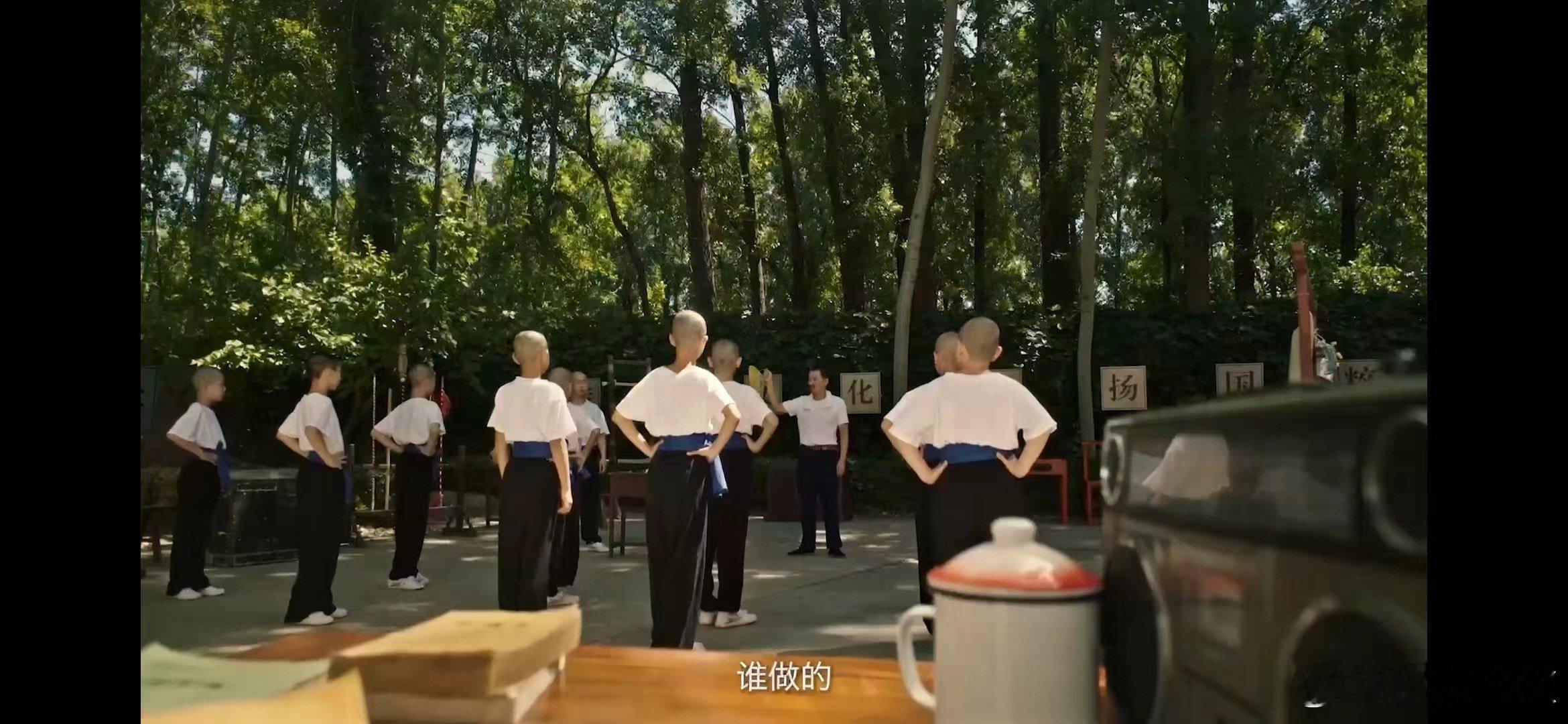 在人生的舞台上，用坚韧和毅力，演绎着一场属于自己的华丽转身。#中国角儿一路向前#