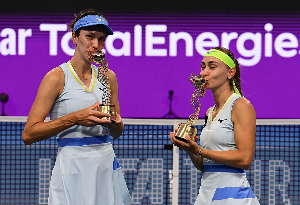 合作以来收获的最高级别双打头衔🏆达尼丽娜/克鲁尼奇多哈站双打捧杯图送上👏 