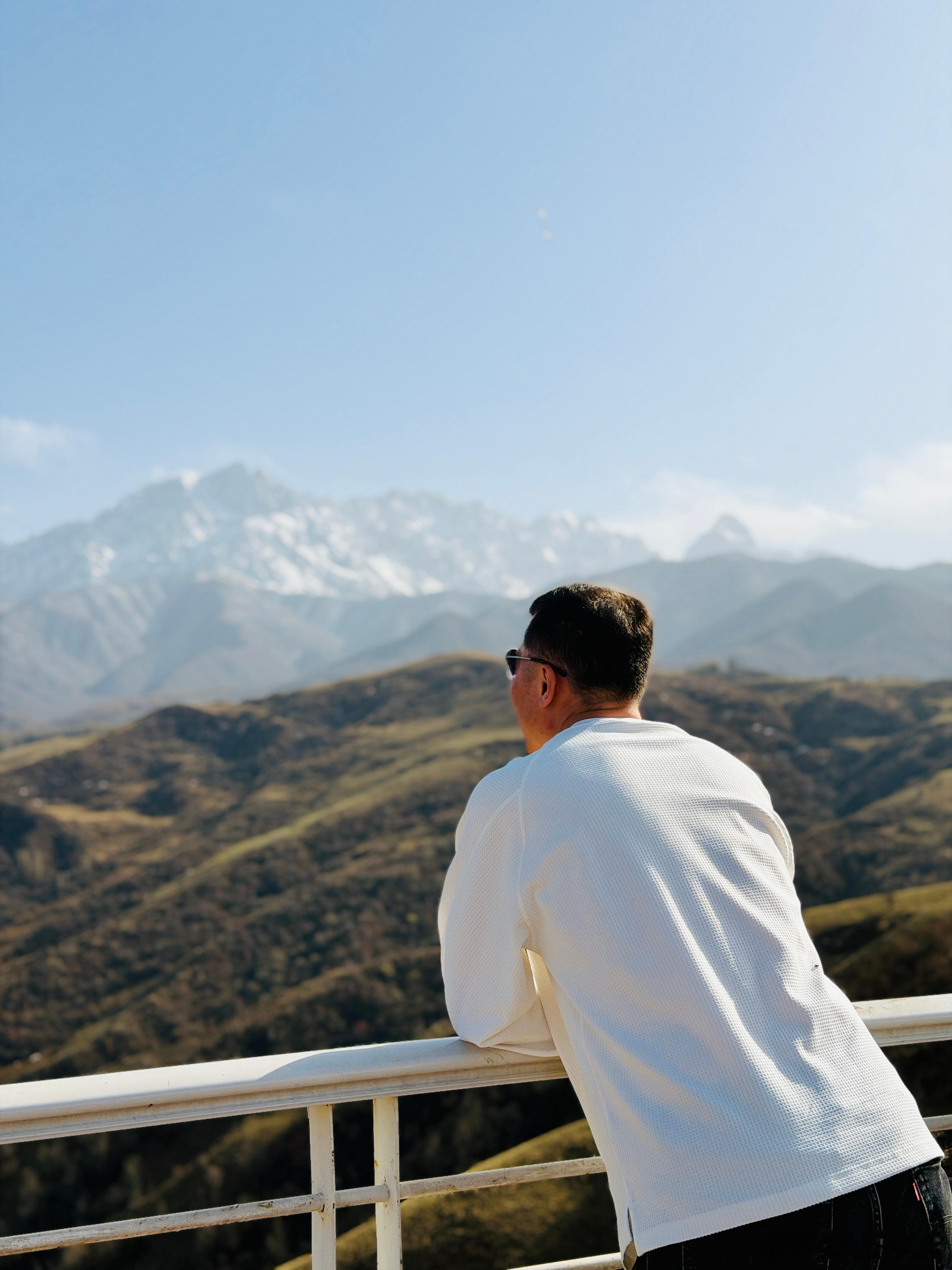 倘若人生真能倒序，带着结局的清醒回望起点，那或许很多事，我们都会处理得更从容通透