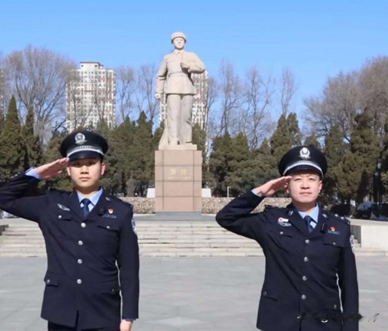 【爱心闪耀，精神永存！雷锋，一个我们应该永远记住的名字】在历史的长河中，总有一些