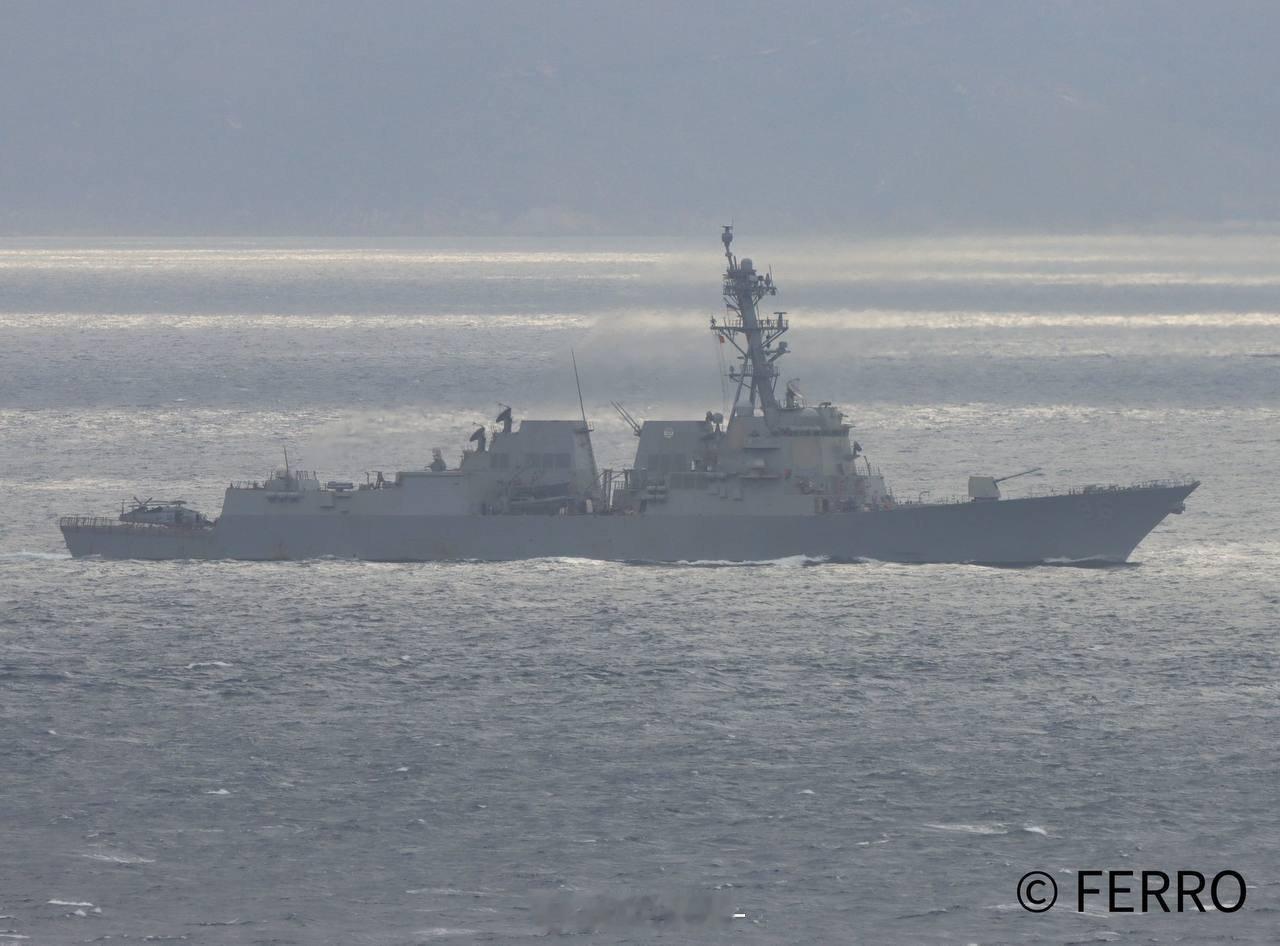 特朗普政府考虑控制委内瑞拉油田 据纽约时报报道，特朗普政府已制定出多项针对委内瑞