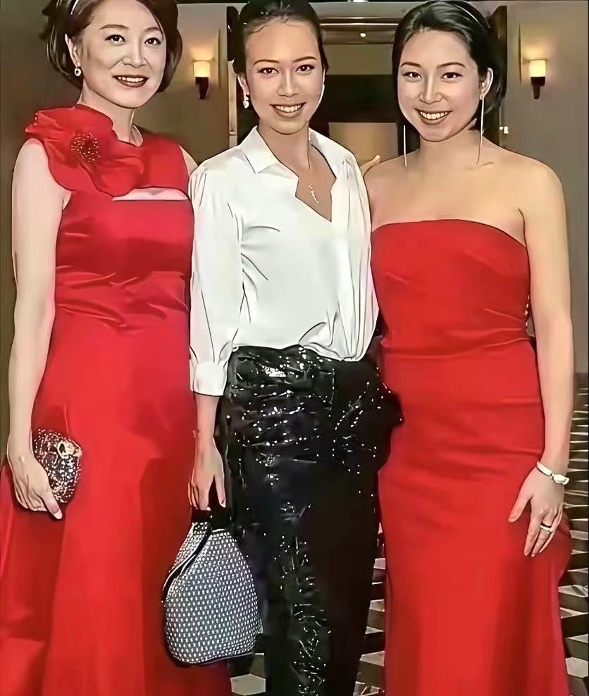 隔代传太神奇了！林青霞的大女儿郉爱林，一点都没有遗传到妈妈的惊艳感，但是五官端庄