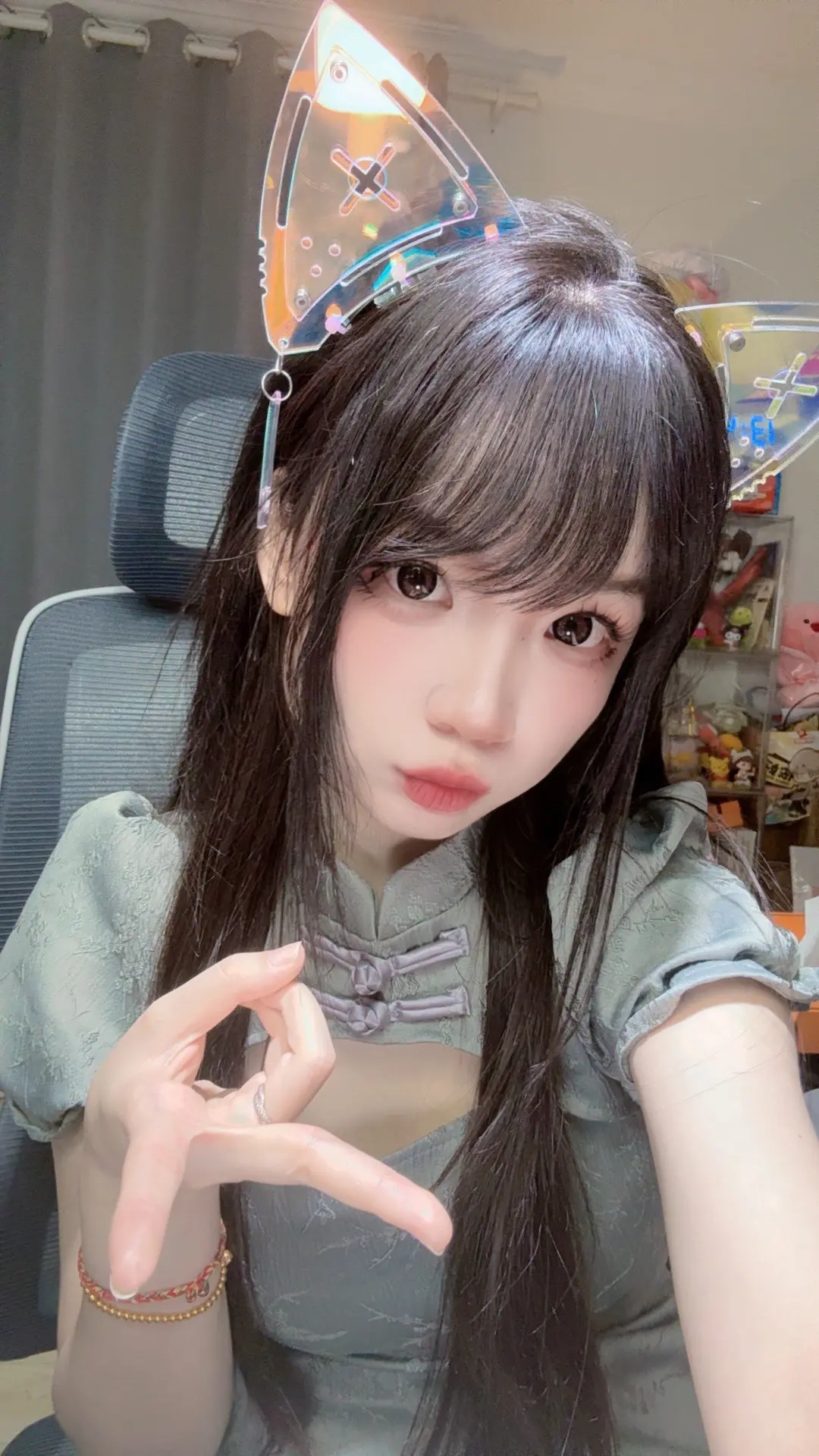 梧桐虽立  其心已空