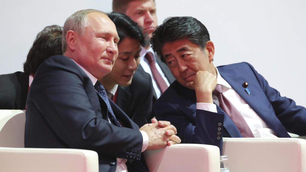 拉夫罗夫对安倍晋三“赞不绝口”，这出戏唱给高市听，更唱给日本的地理宿命听

普京