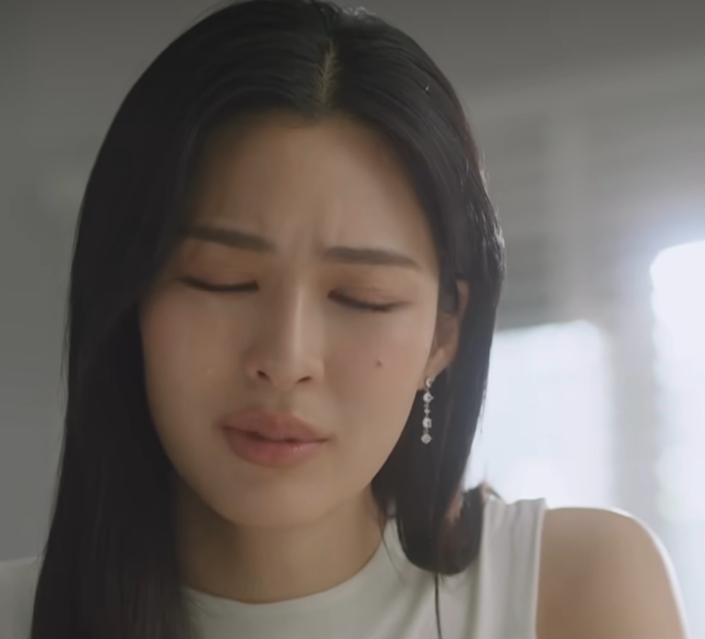和闺蜜打电话这里，嘴好肿啊拍NC戏的时候，得拍得有多激烈啊