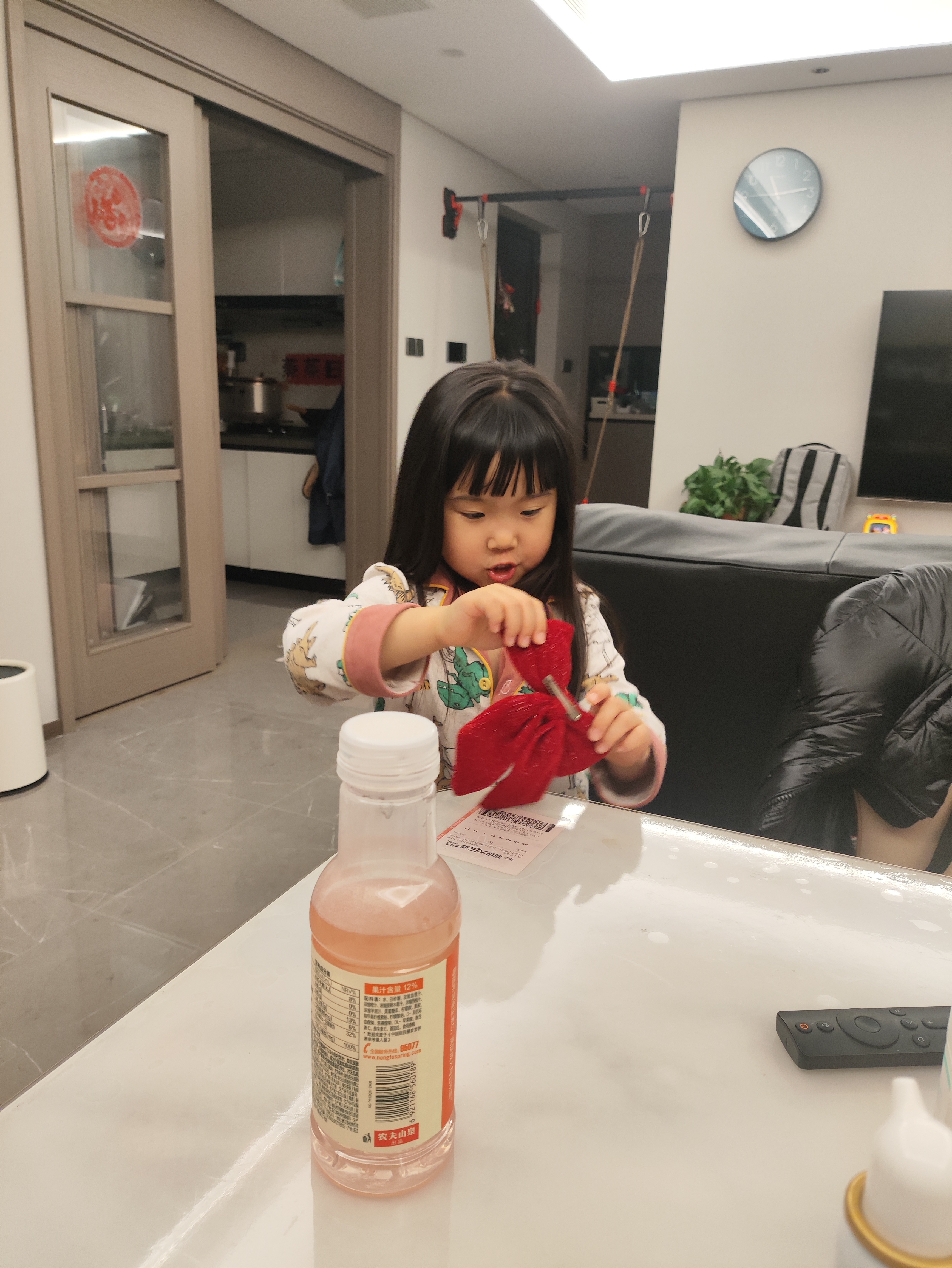 多年后再听羽泉，真TMD替他们惋惜，陈羽凡那么独特通透有张力的一把嗓子，吸坏了