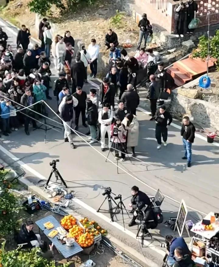 空中俯瞰宇辉重庆橙园直播现场
[比心][比心][比心]
宇辉同行必有所获欢乐开怀