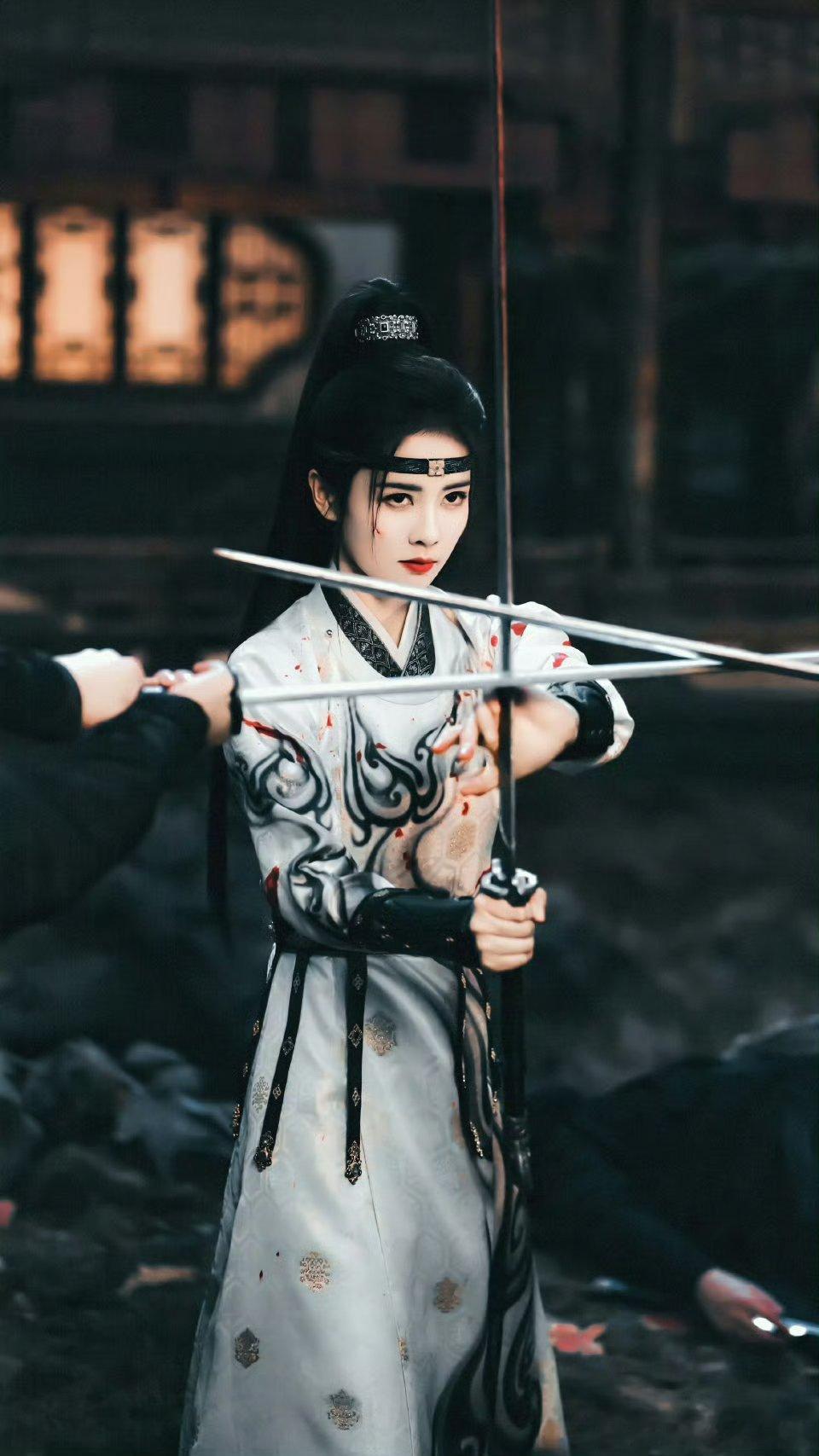 刘诗诗杨幂白鹿 全女版秦时明月恭喜白鹿新剧《莫离》下证，鹿姐古装确实很漂亮，云鬓