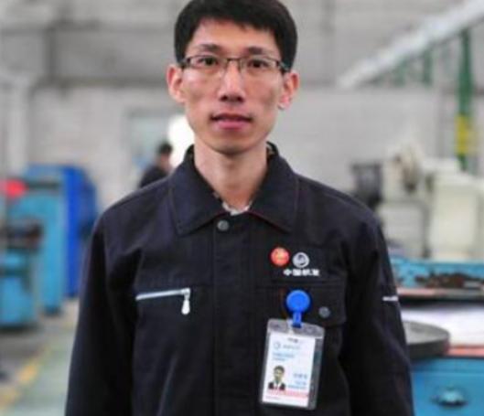 “离开中国，美国给你年薪1000万！”2019年美国开出了上千万年薪的条件，要“