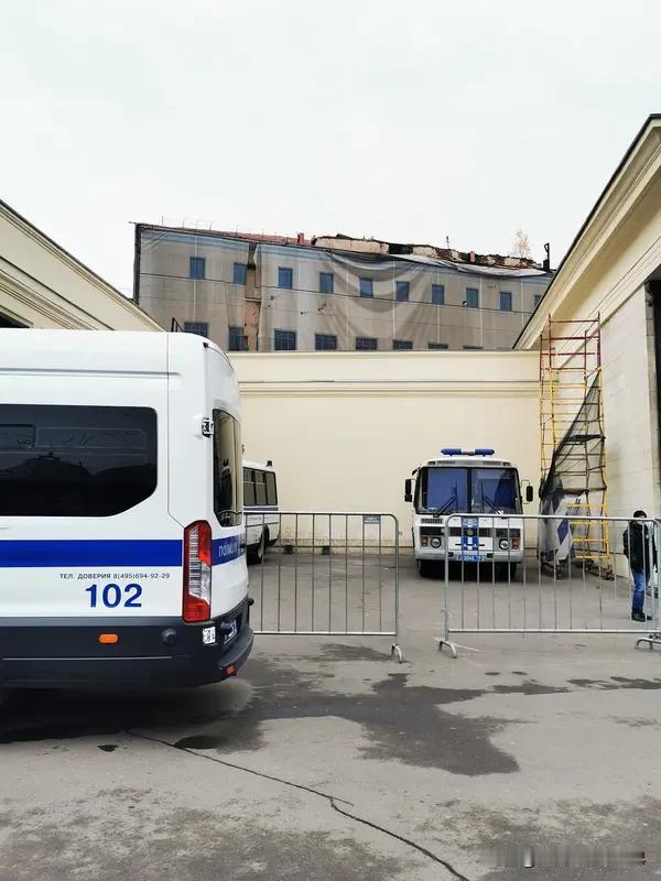 特朗普这改口改得也太突然了。2025年12月29日还说跟普京通电话，得知乌无人机