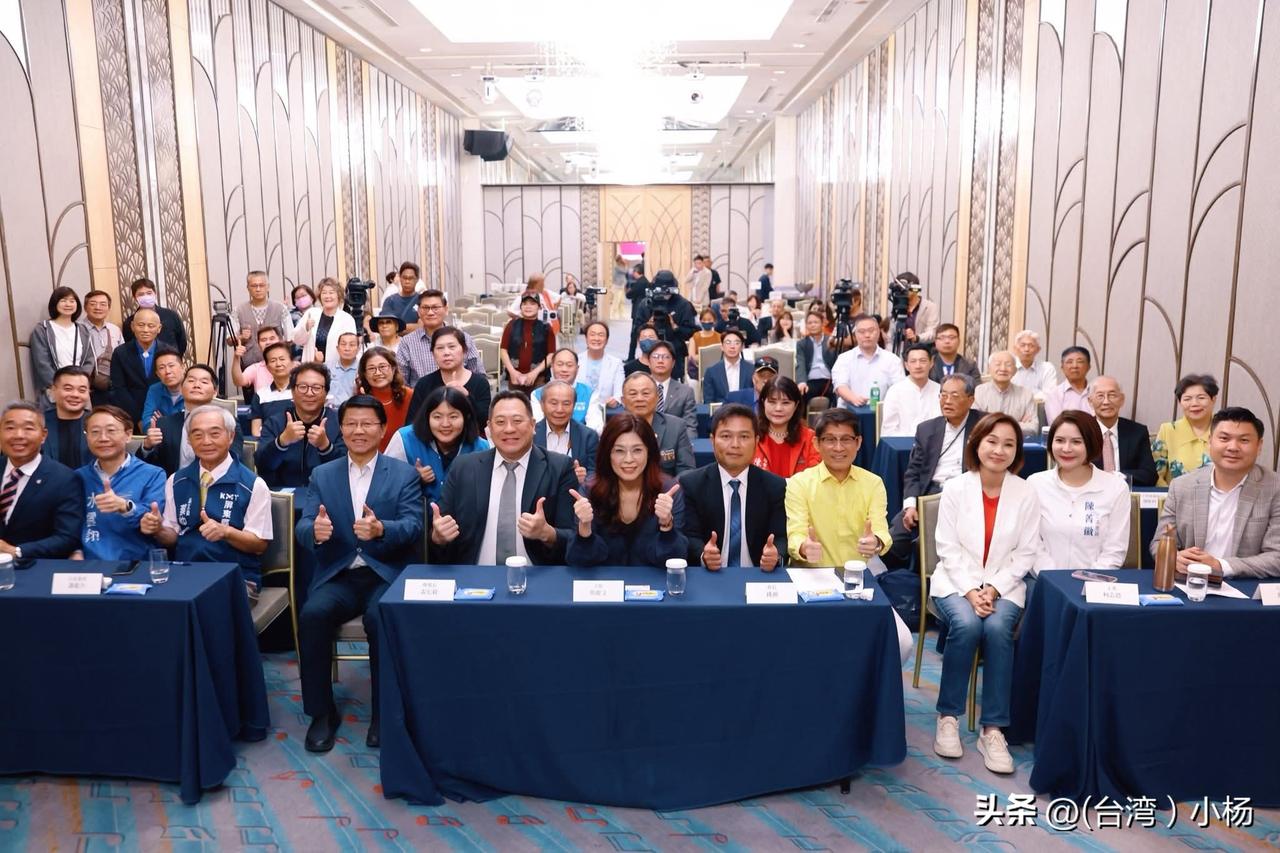 朱立伦憋不住了，小动作不断
据国民党尹乃菁在24号受访中表示，
朱立伦这个礼拜5