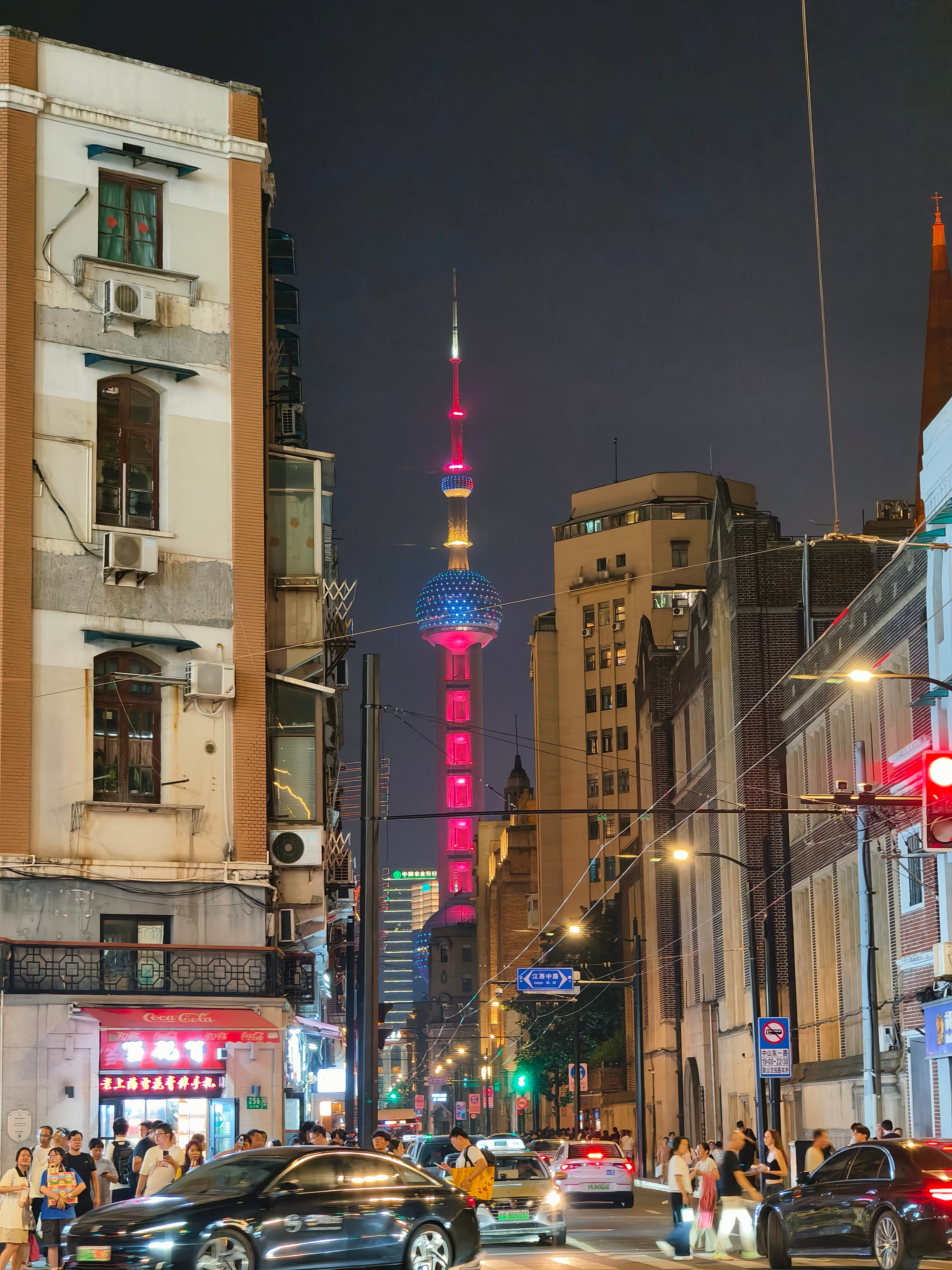魔都的地标建筑真的很赛博谁懂啊 上海