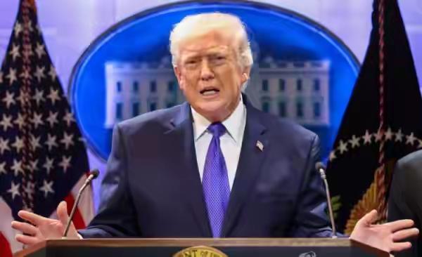 特朗普的关税大棒，砸到自己人头上了。
上千家美企集体起诉政府，要求退钱。
波音、