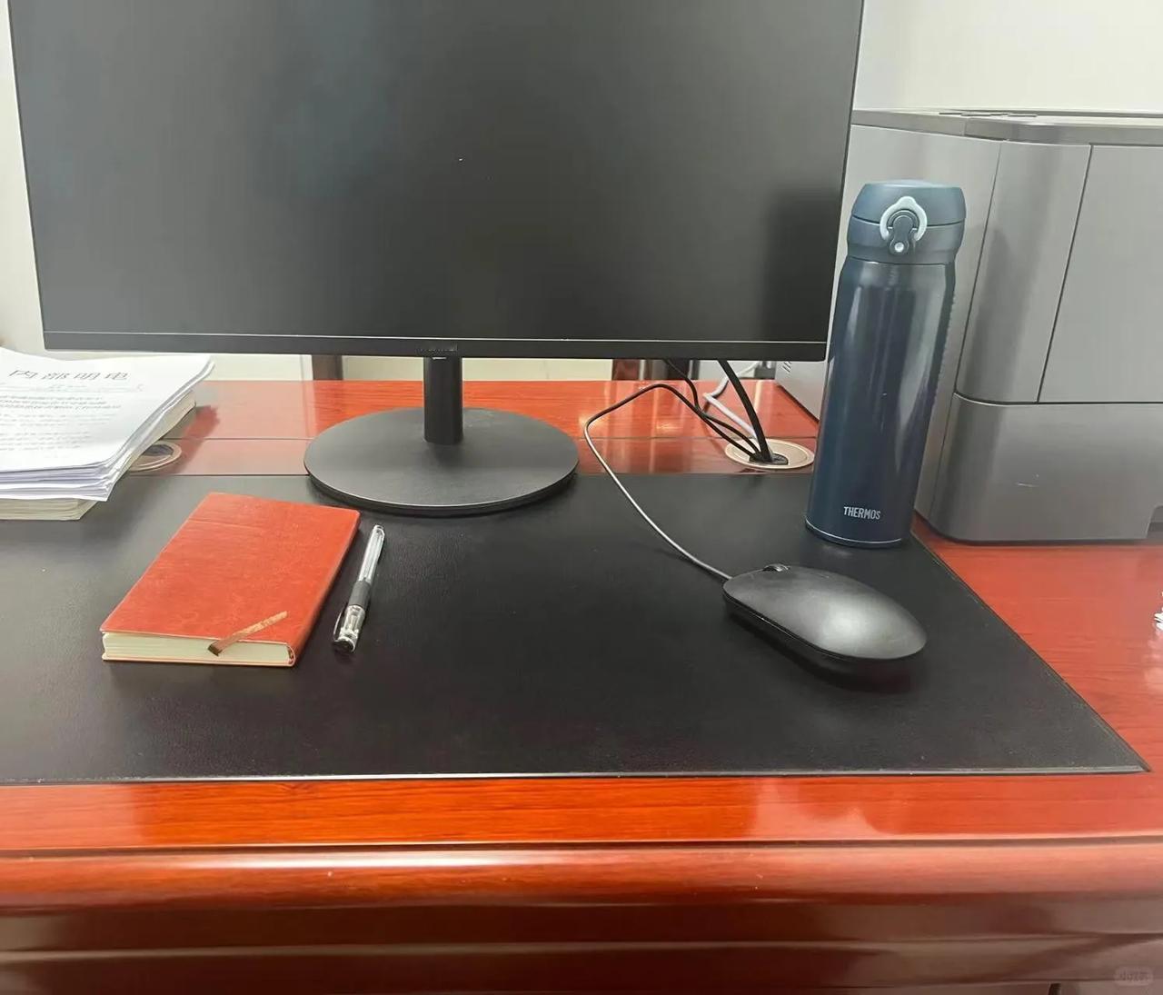 整个办公室只有我一个能使唤的人？
是没其他人了吗？只有我又要接发又要整理又要写，