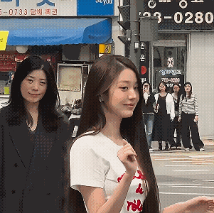 张元英下巴一沫真挚的情话张元英下巴！一沫真挚的情话