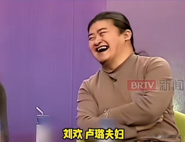 9月26号成都演唱会的那一幕，现在想起来还是鼻子发酸。那英唱到一半突然停住，说早