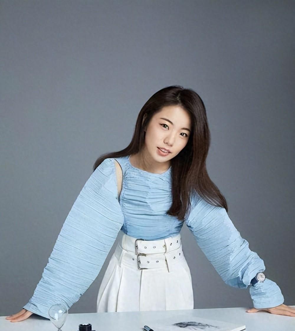 贾平凹也没想到，他苦心捧起来的女儿，如今会被蒋方舟给拖下水

热搜像打鼓，7月连