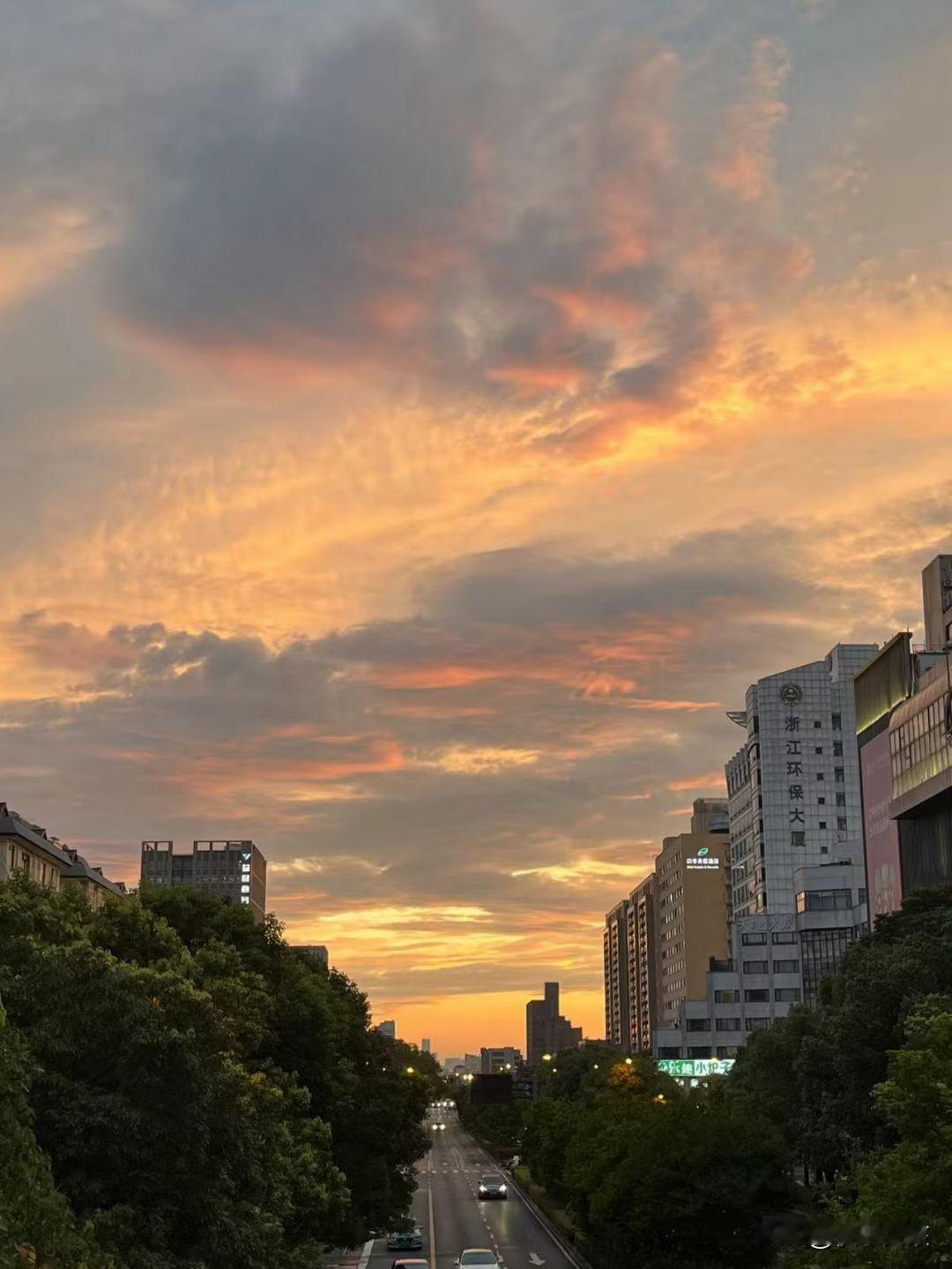出来工作，学历跟能力哪个比较重要