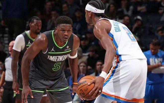 NBA西部决赛G1，雷霆队与森林狼队交锋，本场比赛在雷霆队的主场进行，爱德华兹（