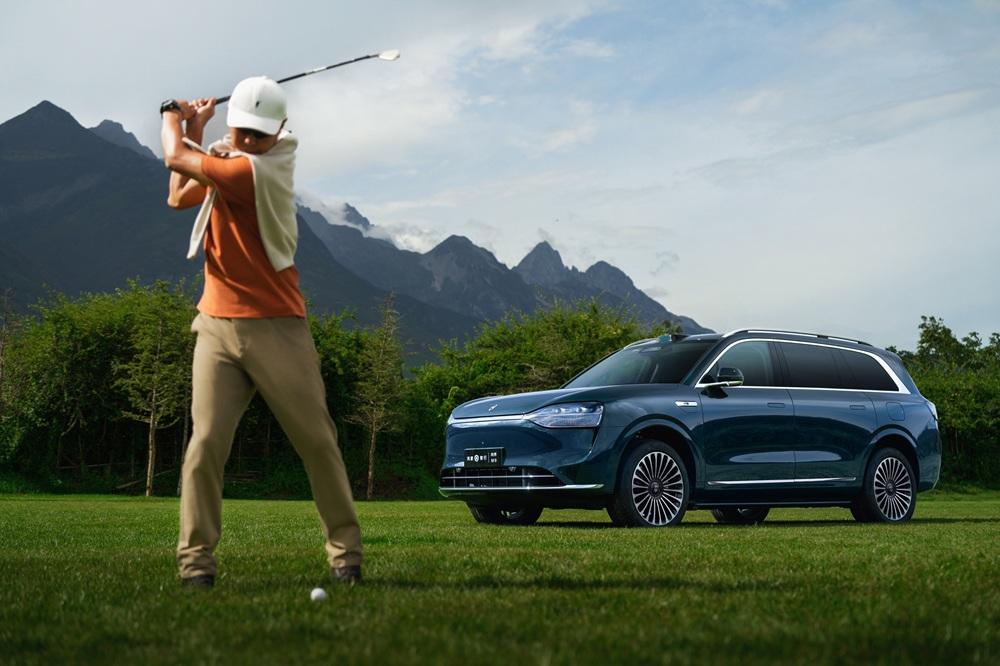 28万交付印证技术价值，问界M9重构高端格局
问界M9能以28万台交付量长期领跑