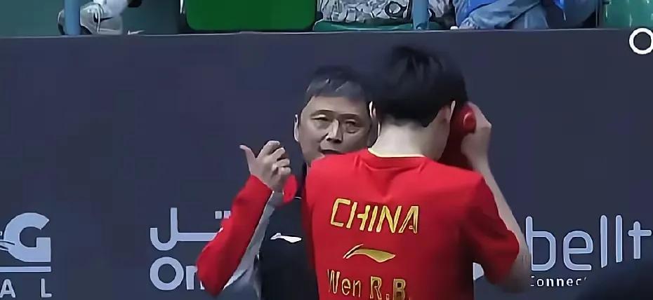 被志强指导笑死，在小温跟弗朗西斯卡到了 退无可退的时候，他在场边大声喊，“到了拼