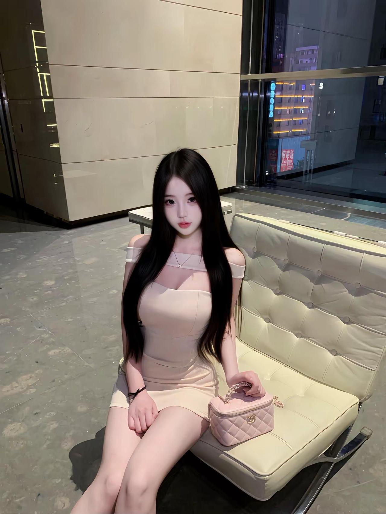 恭喜你开到隐藏款了 像我这种看起来乖 但是特别坏的可不常见了黑长直