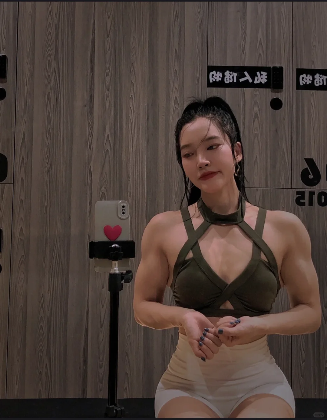 肌肉这么壮的我，可以吸引100个女宝的注意么