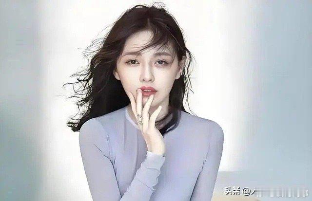 经纪人否认小S复工悼念大S，曝《小姐不熙娣》没了她损失千万收入。近期有媒体爆料，