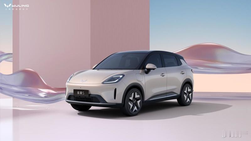 五菱缤果S官图来了，定位小型SUV，直接对标比亚迪海豚、吉利星愿[吃瓜群众]

