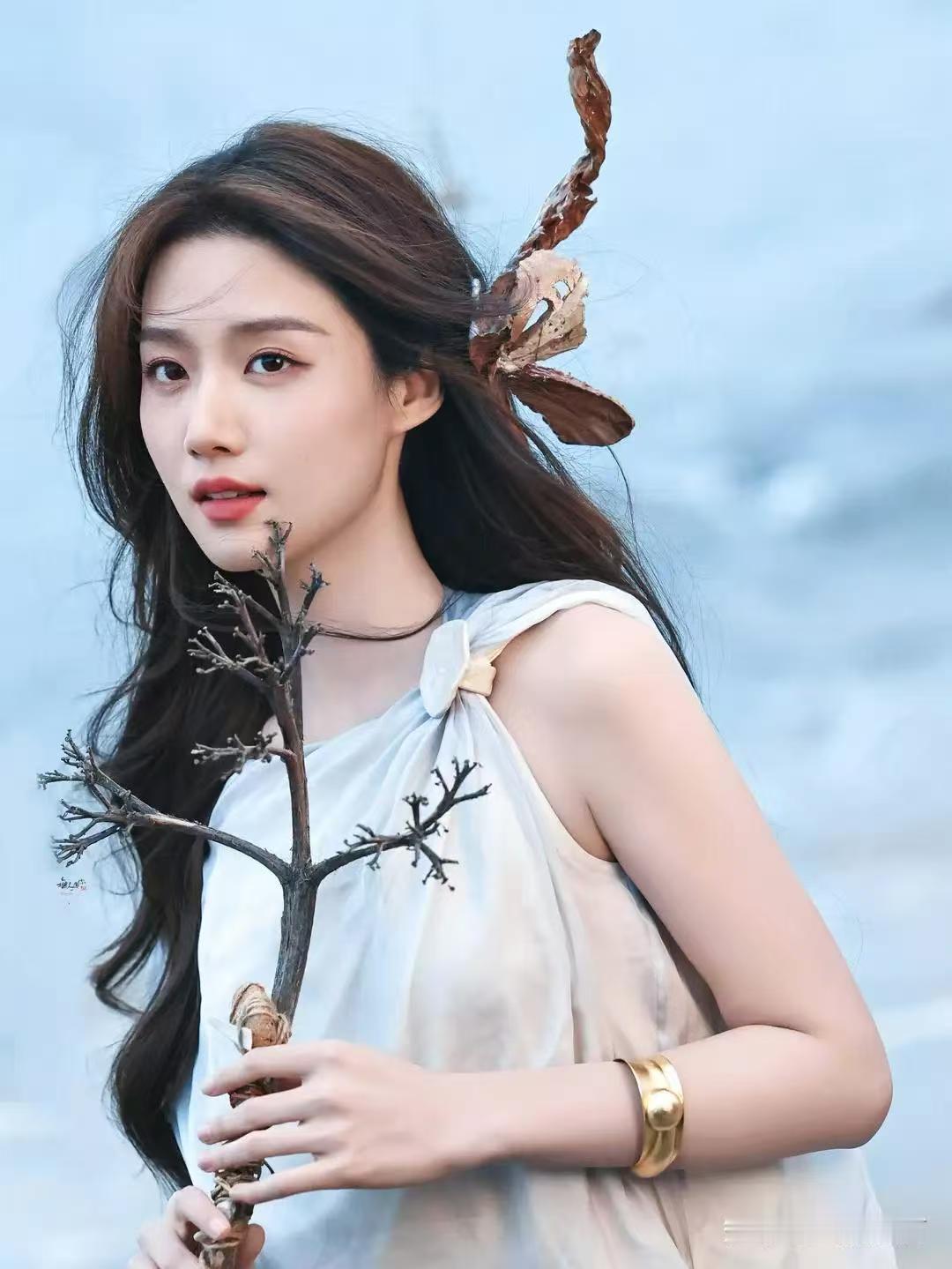 微风拂面，意境悠长……