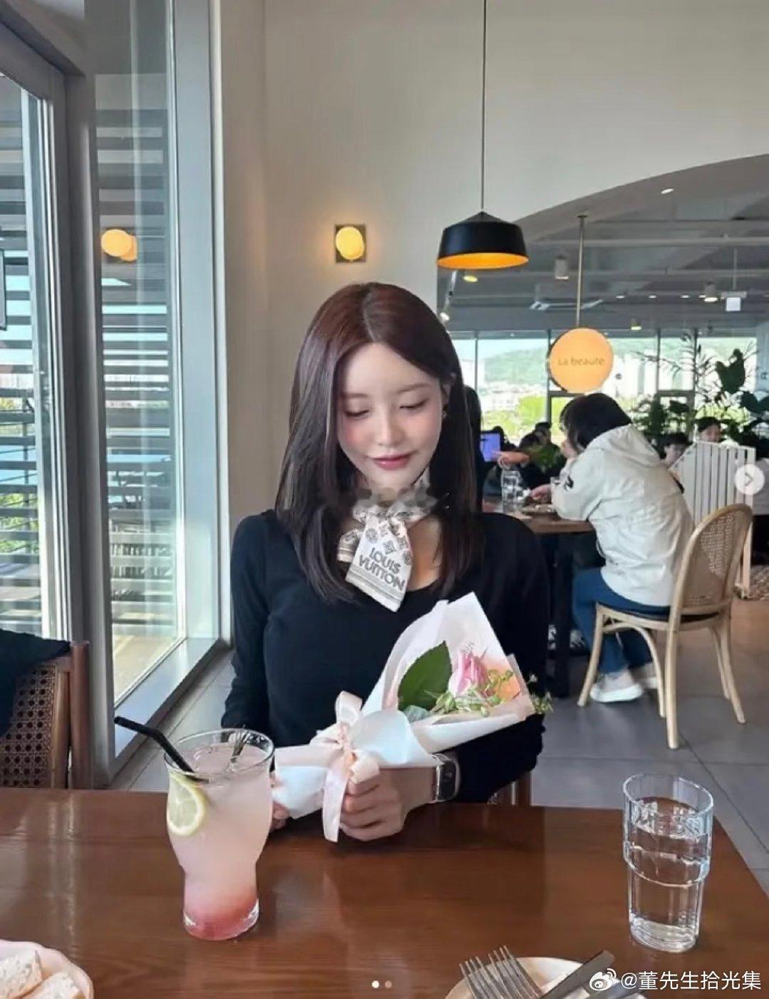 Rookie道歉风波终将落幕，但事件背后的教训值得长久铭记。对于电竞公众人物而言