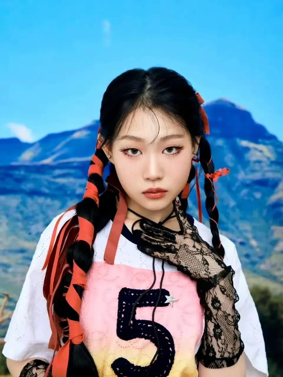 小沈阳女儿在韩国官宣出道，小小年纪就进军国际了。作为星二代，她一出生就自带流量，