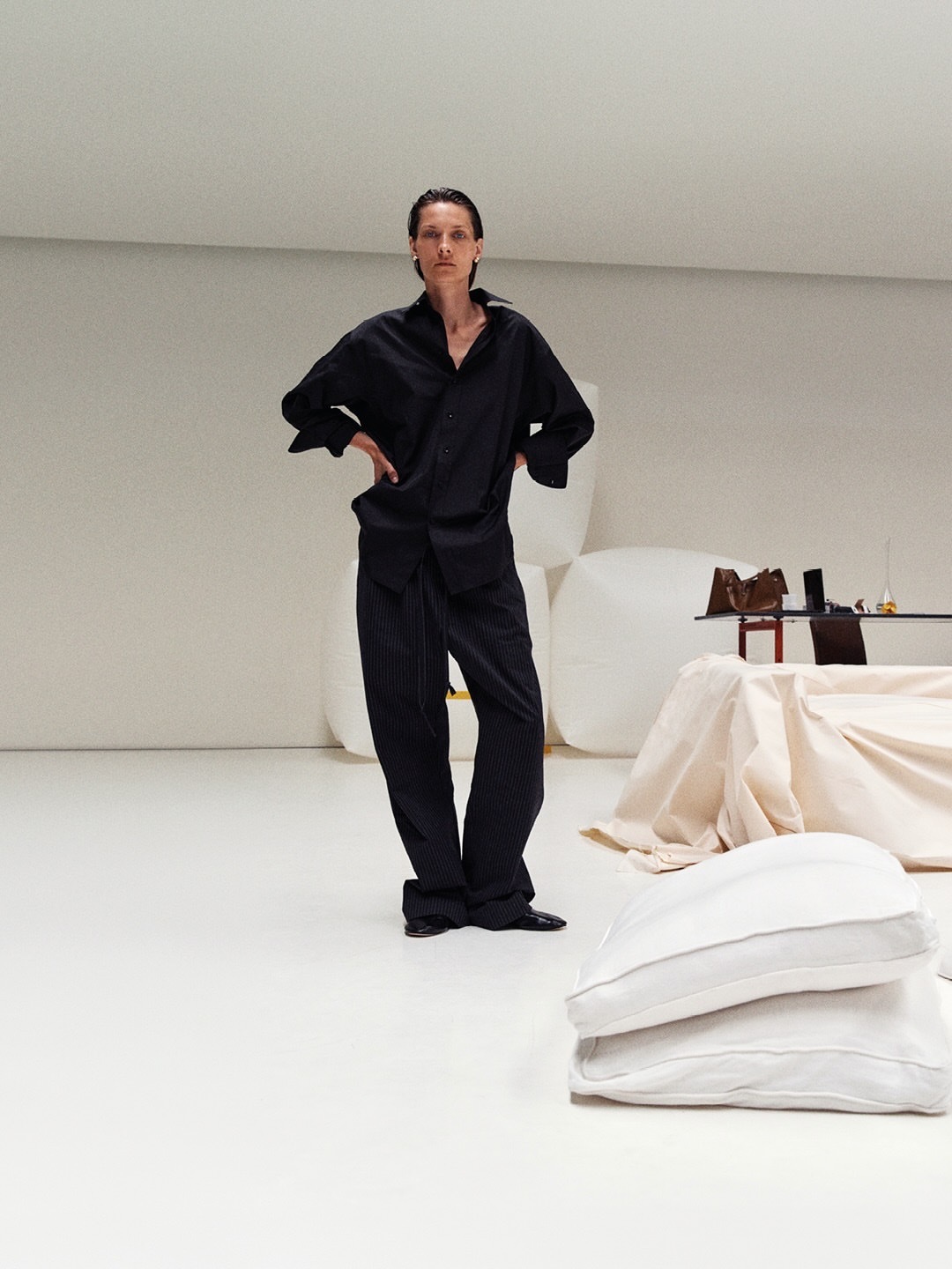 Phoebe Philo 全新「E」系列广告大片