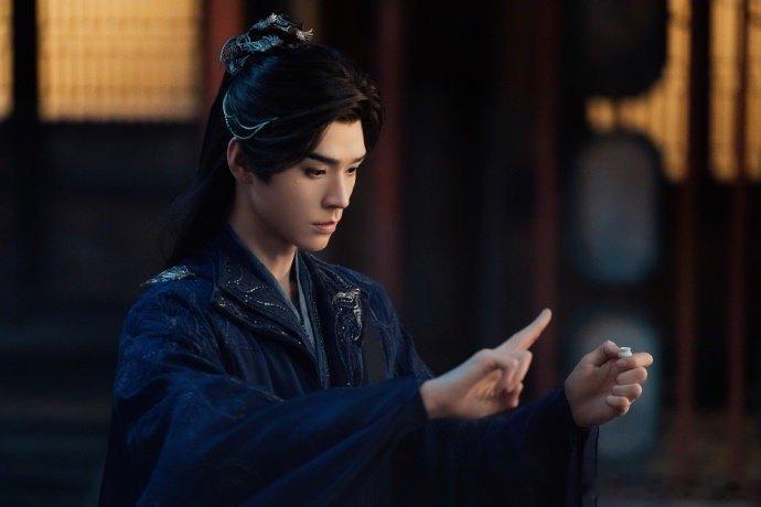 龚俊一集一封神血海深仇未忘，蛰伏多年终归来！龚俊演的苏暮雨从青涩到沉稳，红衣银剑