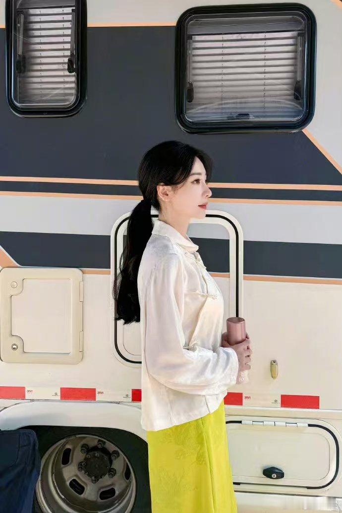 #柳岩从小接受的教育是先苦后甜# #我家那闺女# 柳岩分享，小时候的她总是坚持先
